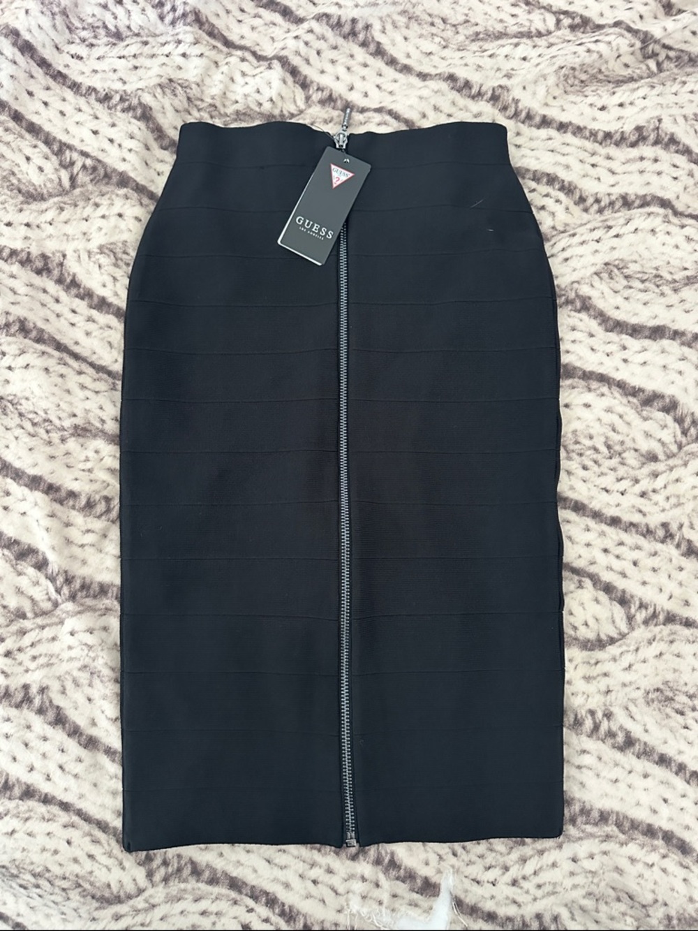 NWT GUESS Black Bandage-Style Pencil Skirt - Picture 5 of 5